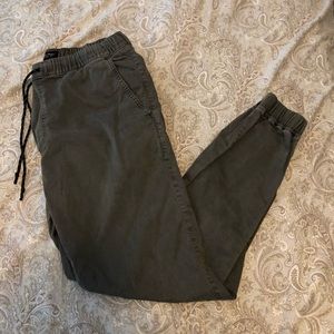 AE Extreme Stretch Joggers (WORN ONCE)